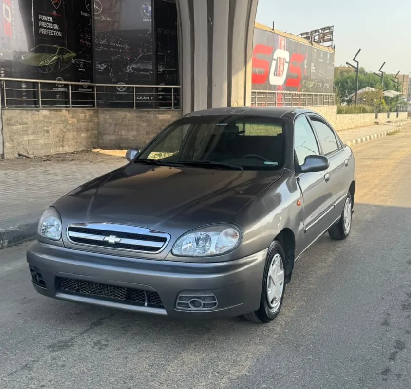 Chevrolet Lanos 2017 Standard Silver Manual — Used