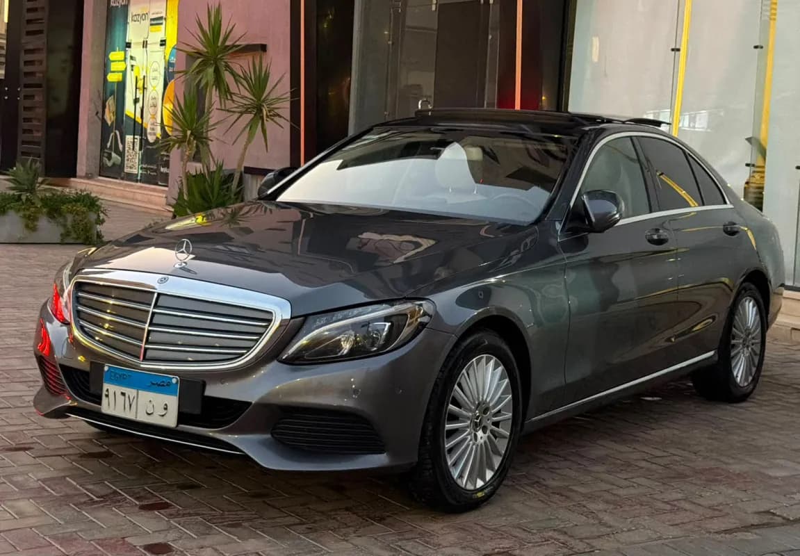 مرسيدس بنز C180 2018 اكسكلوسف رمادي أوتوماتيك — مستعملة