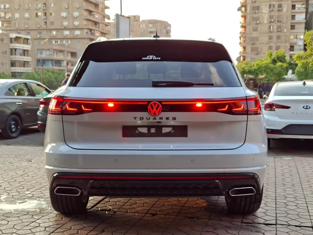 فولكس فاجن توريج 2026 ار لاين أبيض أوتوماتيك — جديدة