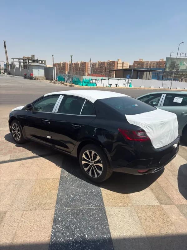 رينو ميجان 2027 داينمك أسود أوتوماتيك — جديدة
