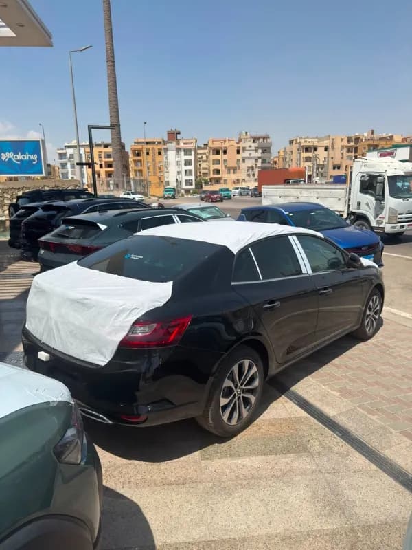 رينو ميجان 2027 سيجنتشراس ار أسود أوتوماتيك — جديدة