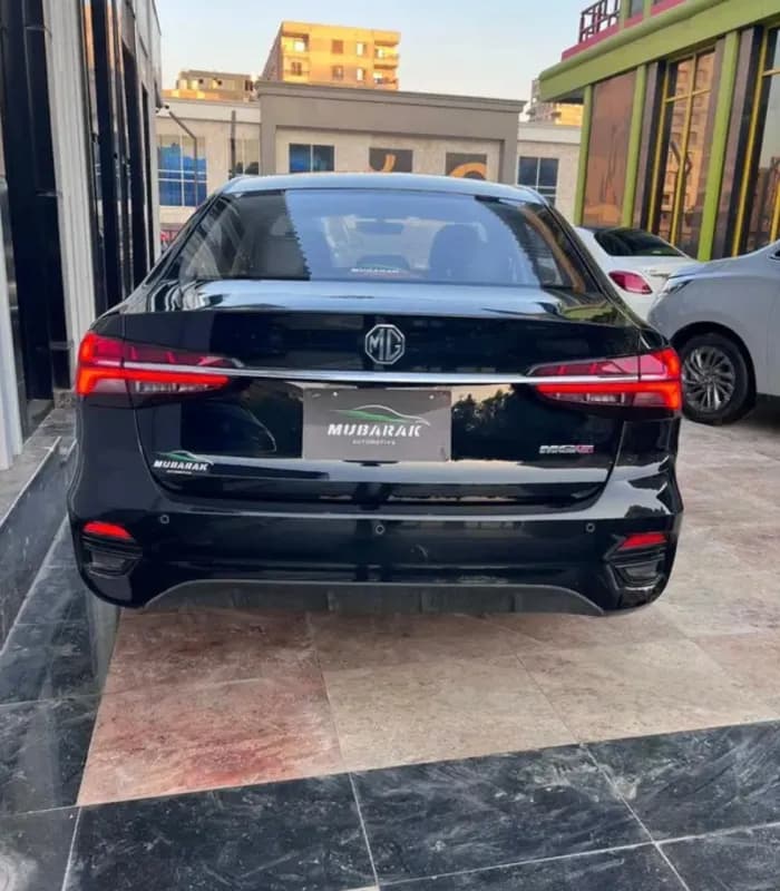 ام جي 5 2026 لاكشري أسود أوتوماتيك — جديدة