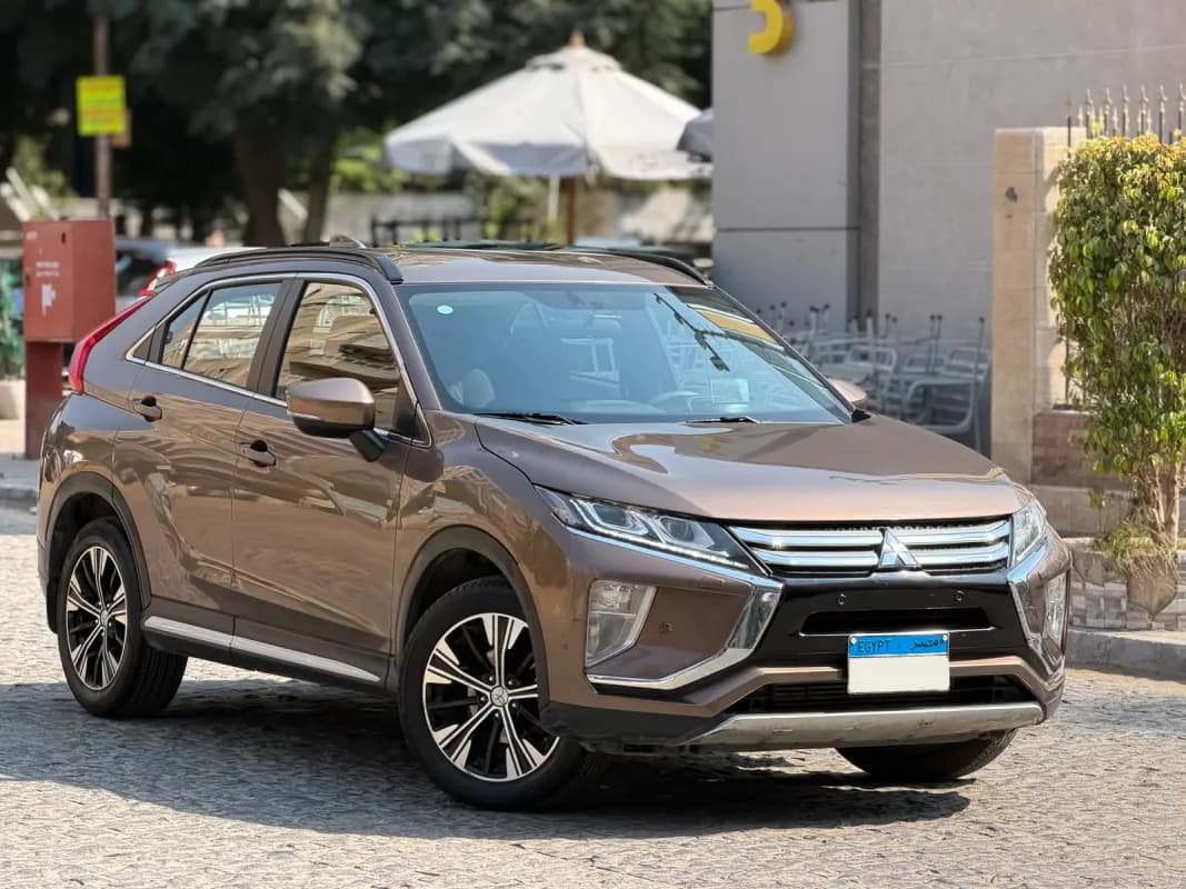 ميتسوبيشي اكلبس كروس 2019 انسبير جي ال اس بني فتيس متغير السرعات باستمرار — مستعملة