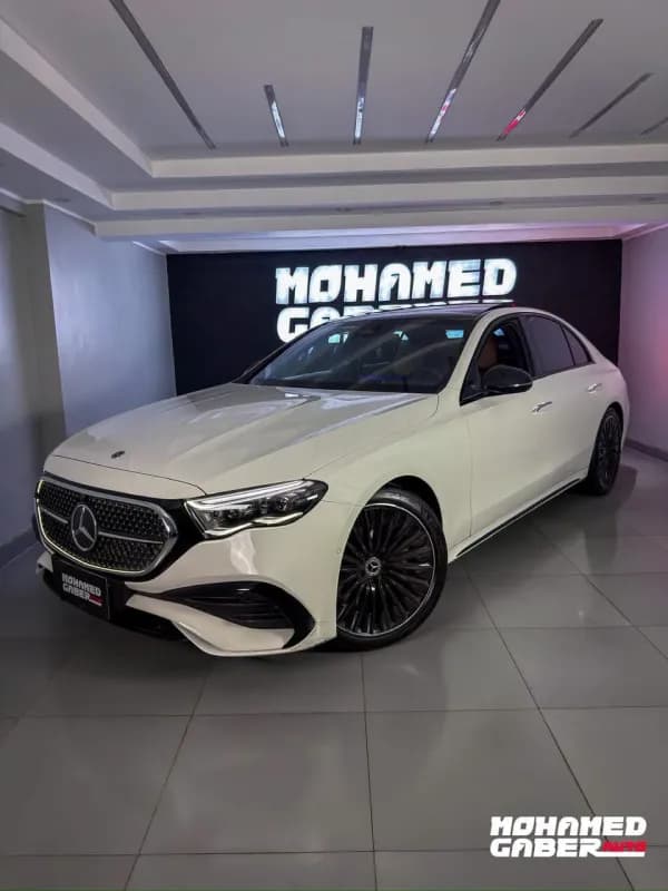 مرسيدس بنز E200 2024 ايه ام جي أبيض أوتوماتيك — مستعملة