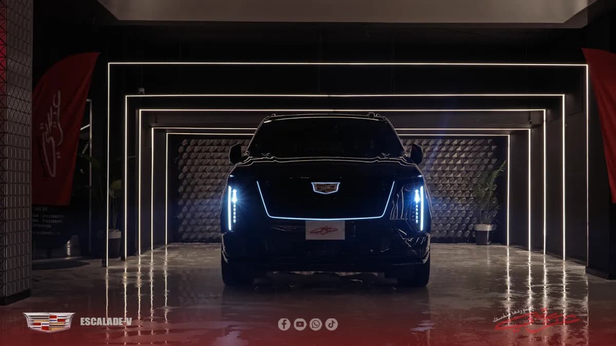 كاديلاك إسكاليد 2026 في 8 سوبر تشارج أسود أوتوماتيك — جديدة