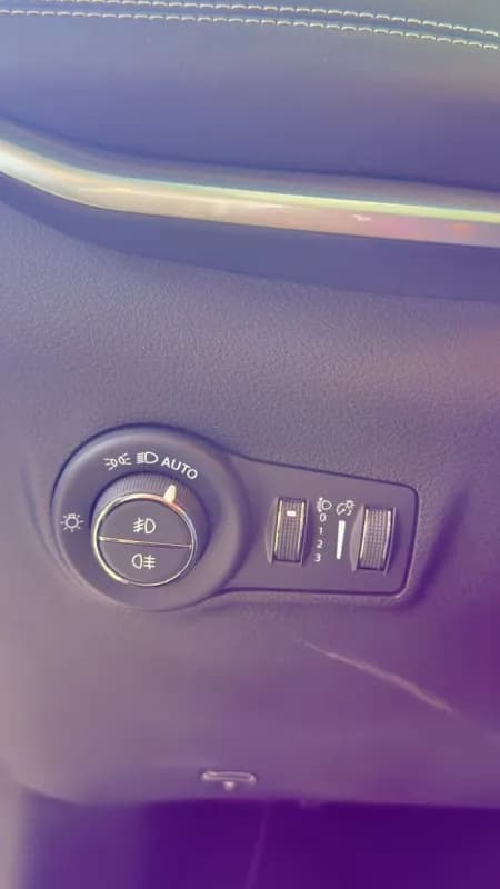 Jeep Compass 2023 Longitude White Automatic — Used