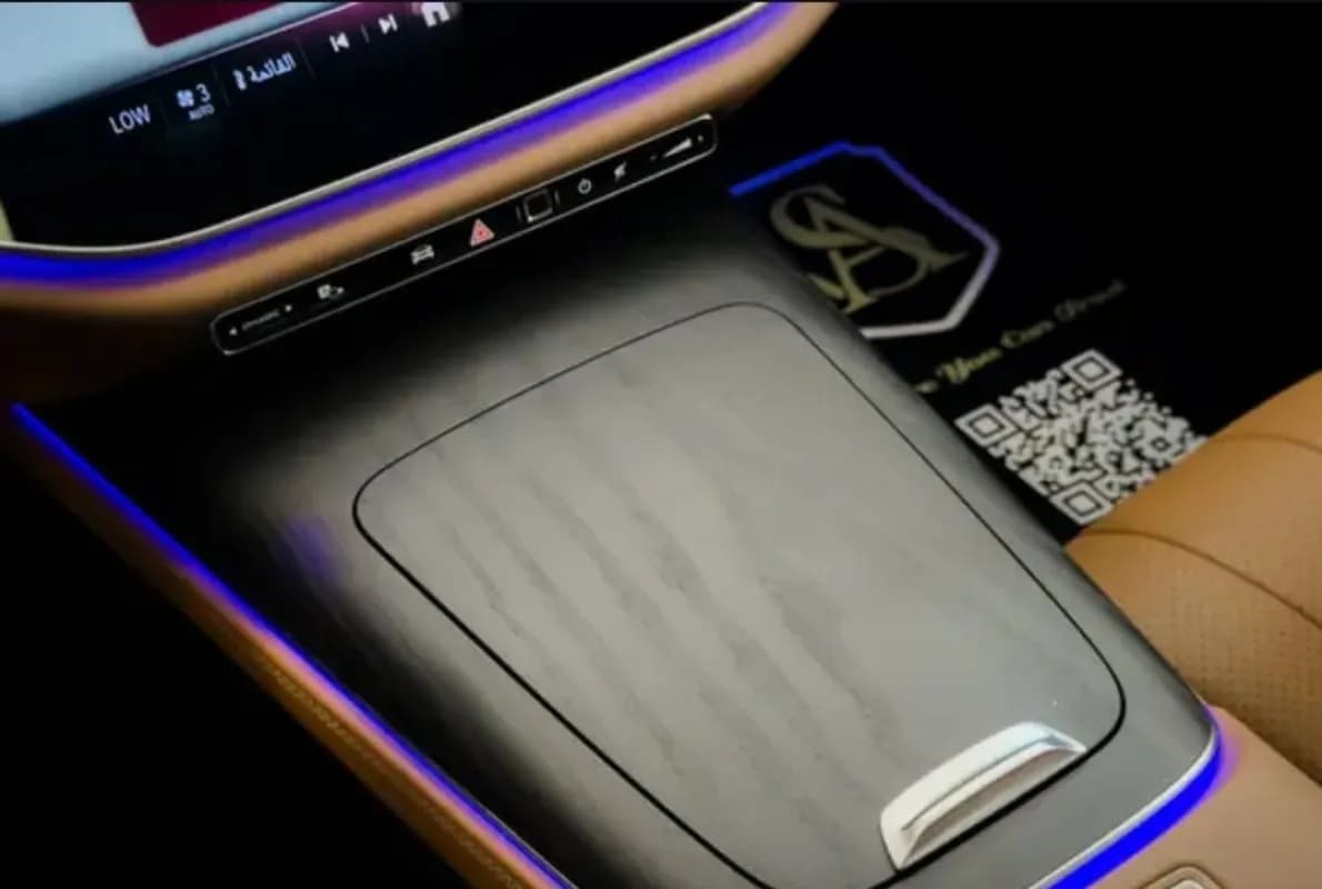 مرسيدس بنز E200 2026 ايه ام جي أسود أوتوماتيك — جديدة