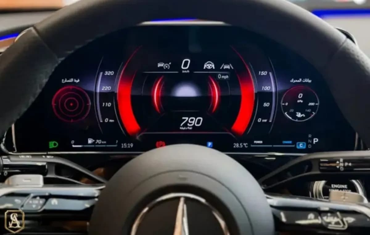 مرسيدس بنز E200 2026 ايه ام جي أسود أوتوماتيك — جديدة