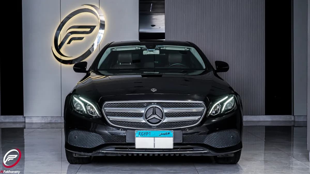 مرسيدس بنز E180 2018 افنتجارد أسود أوتوماتيك — مستعملة
