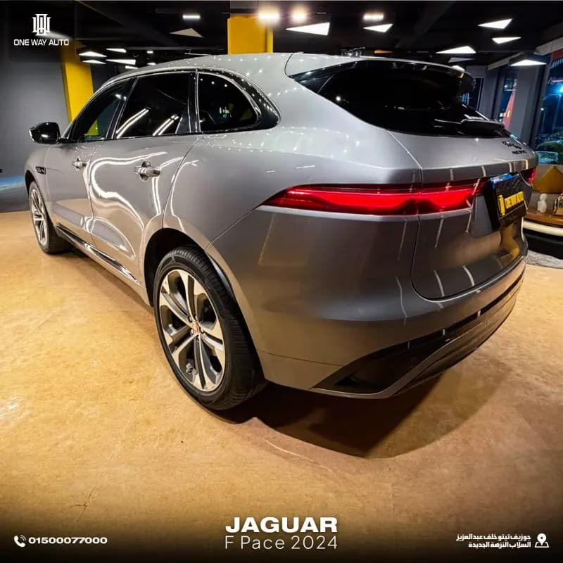 جاكوار اي باس 2024 R-Dynamic S رمادي أوتوماتيك — مستعملة