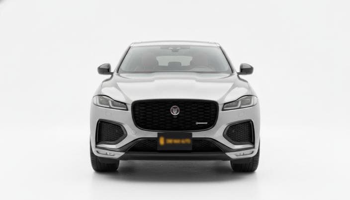جاكوار اي باس 2024 R-Dynamic S رمادي أوتوماتيك — مستعملة - 1