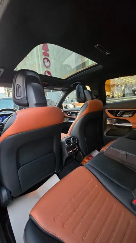 مرسيدس بنز GLC 300 2025 برميم بلس أسود أوتوماتيك — مستعملة