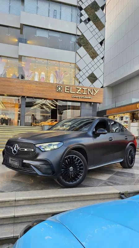 مرسيدس بنز GLC 300 2025 برميم بلس أسود أوتوماتيك — مستعملة