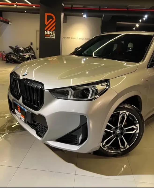 بي ام دبليو X1 2026 ام سبورت باكيدج فضي أوتوماتيك — مستعملة