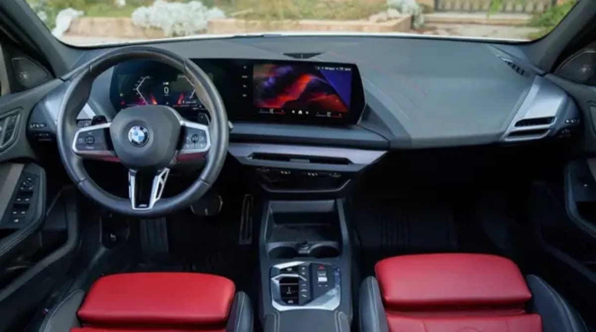 بي ام دبليو 118i 2026 سبورت لاين أبيض أوتوماتيك — مستعملة