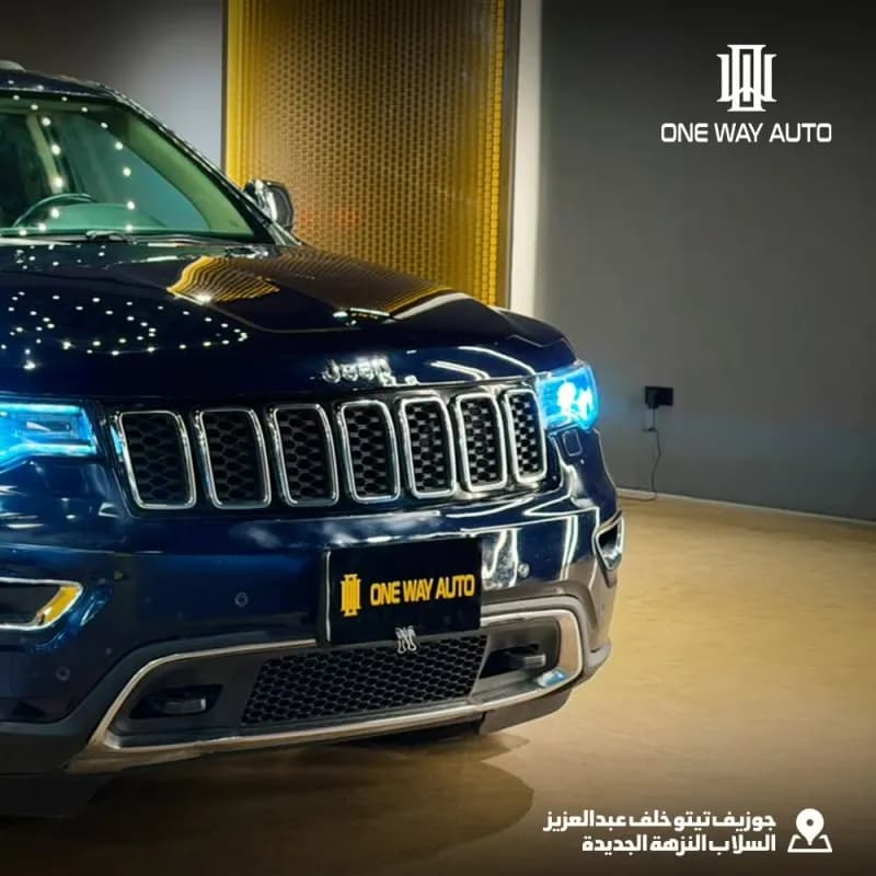 جيب جراند شيروكي 2021 ليمتد أزرق أوتوماتيك — مستعملة