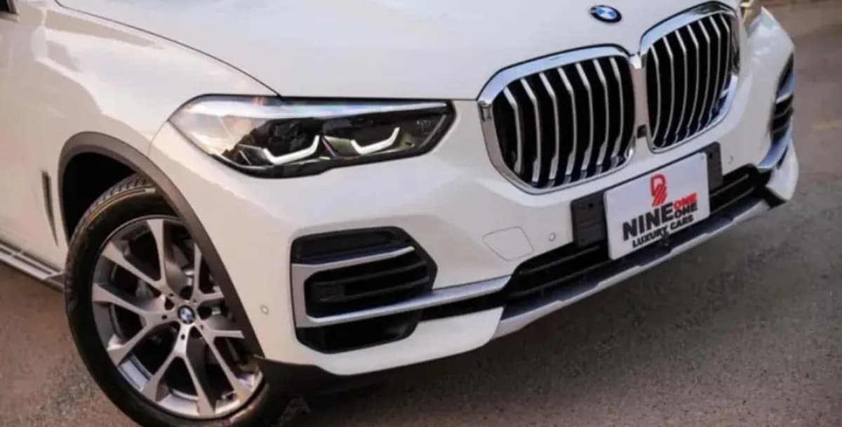 بي ام دبليو X5 2023 ام 40 اى أبيض أوتوماتيك — مستعملة