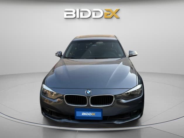 بي ام دبليو 320i 2017