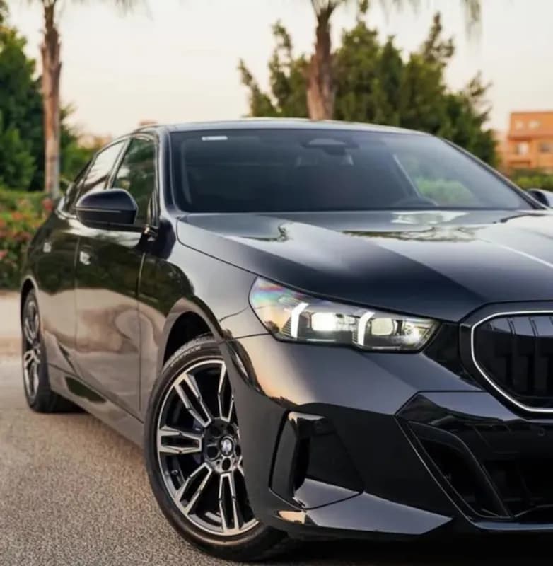 بي ام دبليو 520i 2026 لاكشري أسود أوتوماتيك — مستعملة