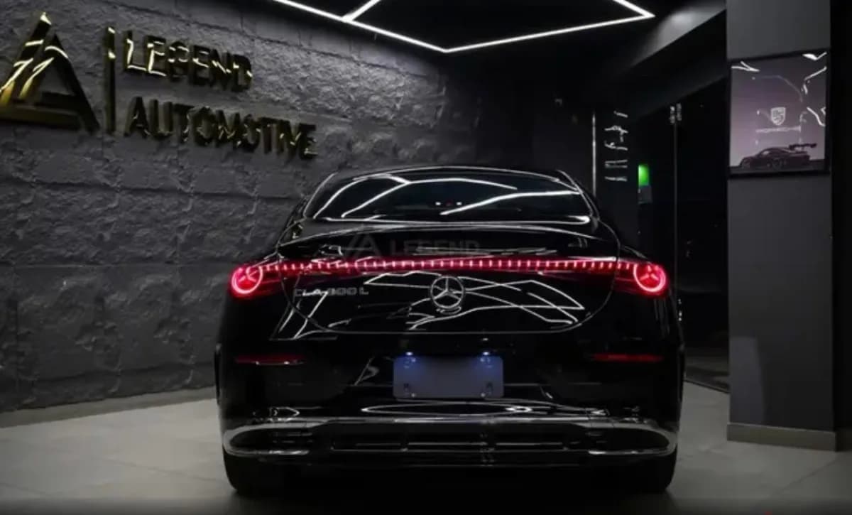 مرسيدس بنز سي ال ايه ٣٠٠ل 2026 اي ام جي أسود أوتوماتيك — جديدة