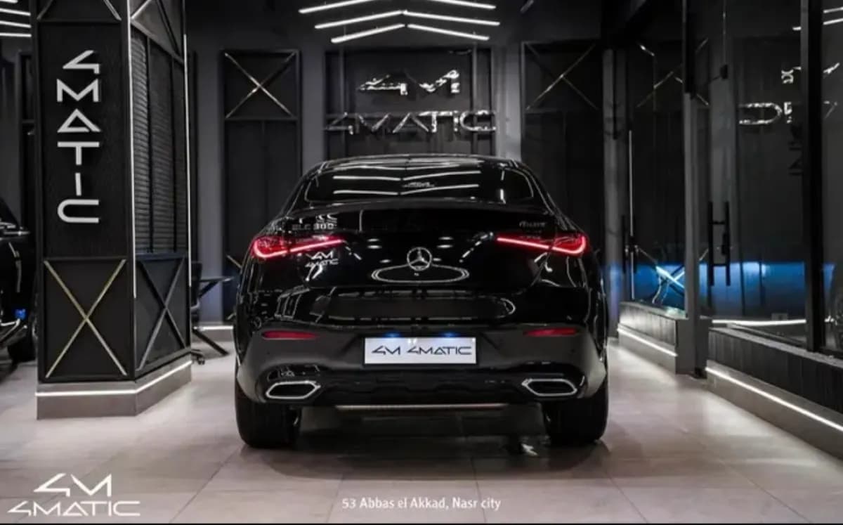 مرسيدس بنز GLC 300 2026 ايه ام جي أسود أوتوماتيك — جديدة