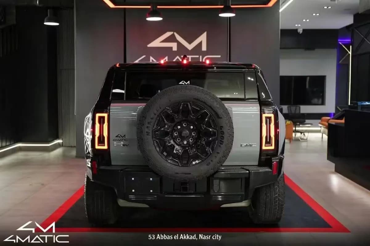جي ام سي هامر 2025 اي في 2 اكس رمادي أوتوماتيك — مستعملة
