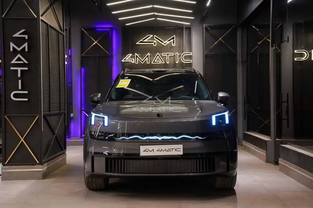لينك اند كو 900 2026 الترا رمادي أوتوماتيك — جديدة