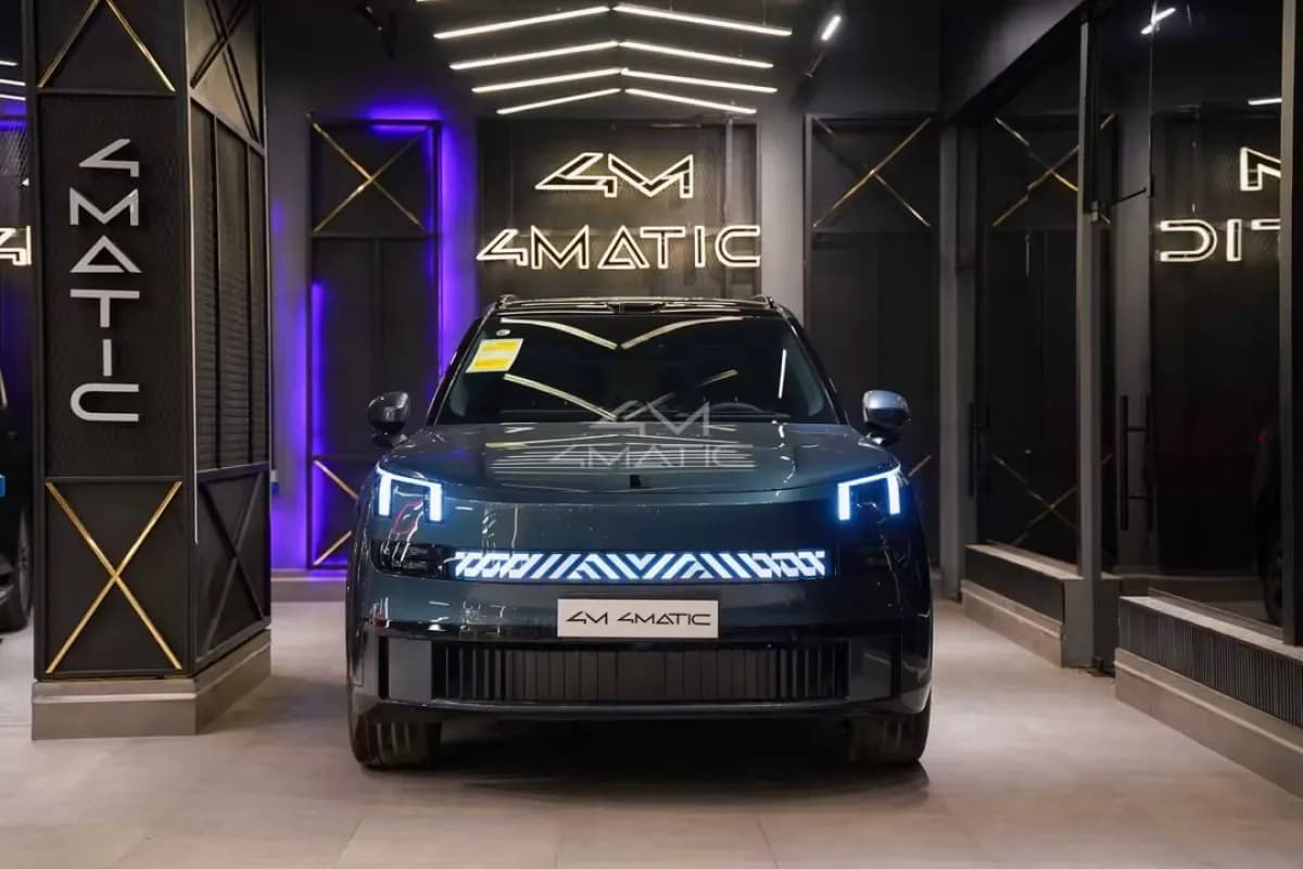 لينك اند كو 900 2026 الترا أزرق أوتوماتيك — جديدة