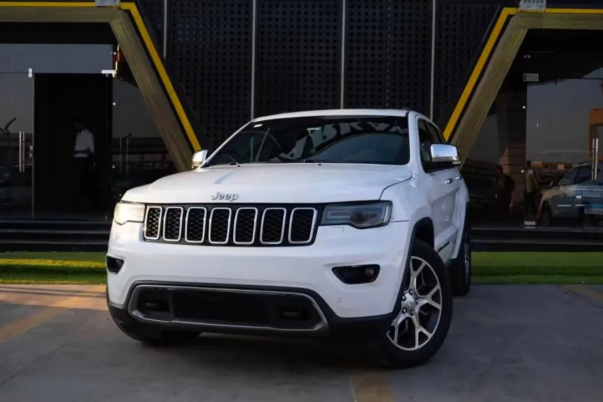 Jeep Grand Cherokee 2019 Limited White Automatic — Used