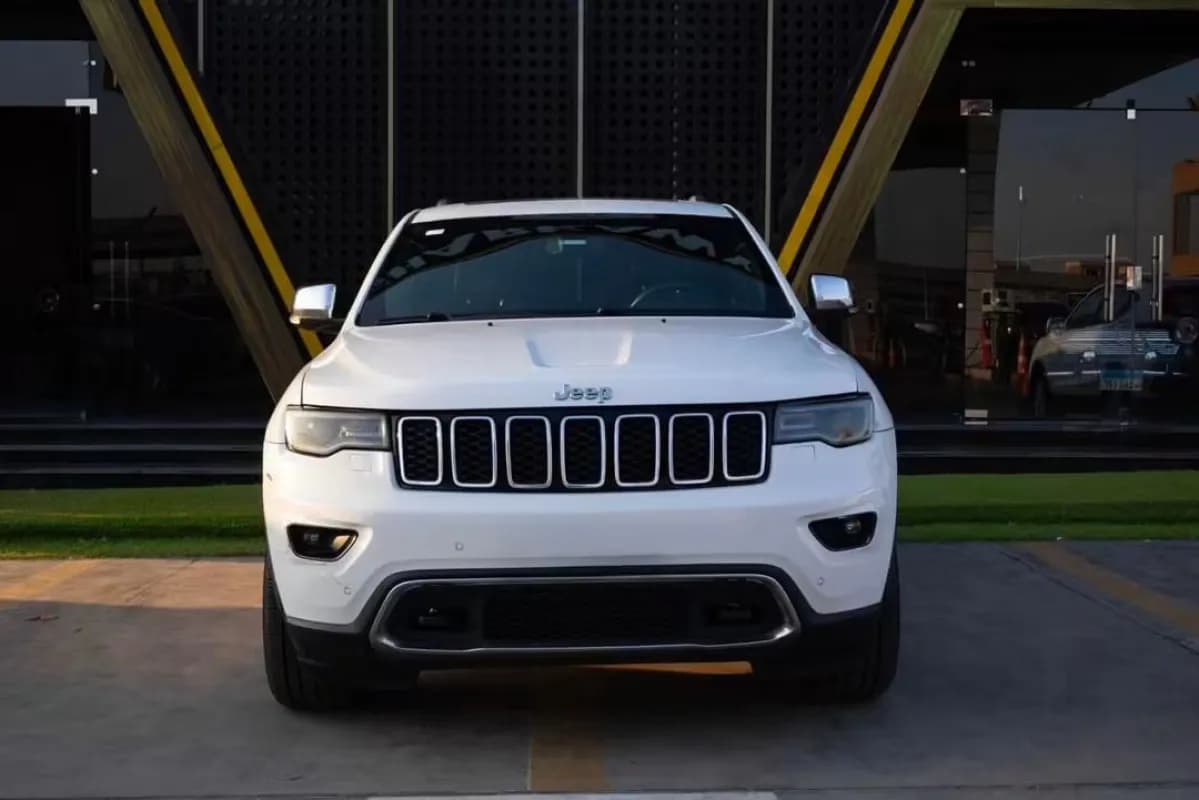Jeep Grand Cherokee 2019 Limited White Automatic — Used