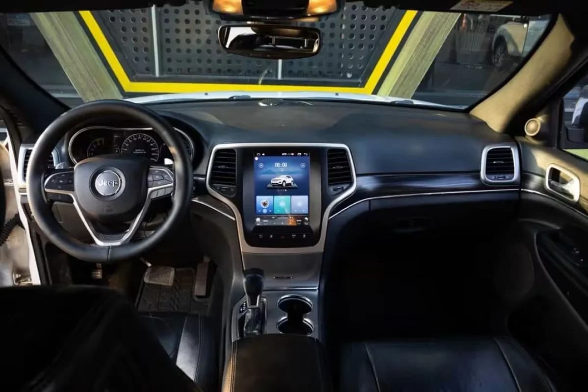 Jeep Grand Cherokee 2019 Limited White Automatic — Used