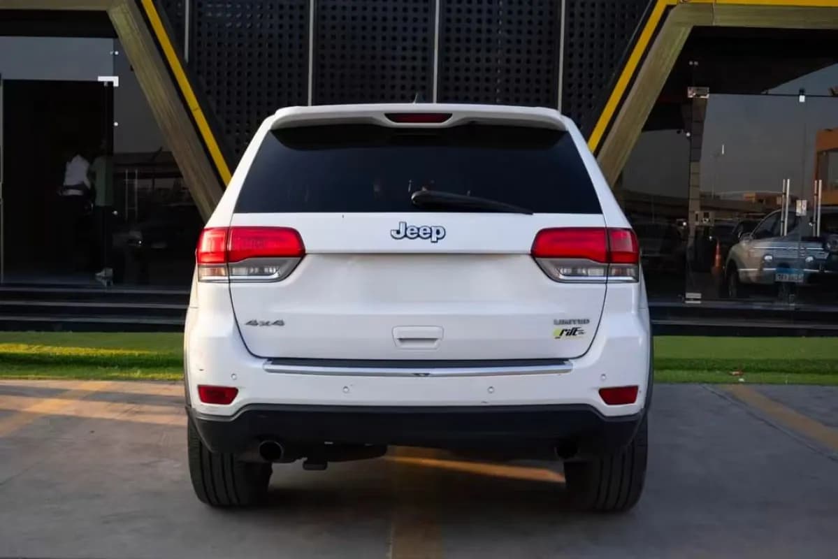Jeep Grand Cherokee 2019 Limited White Automatic — Used