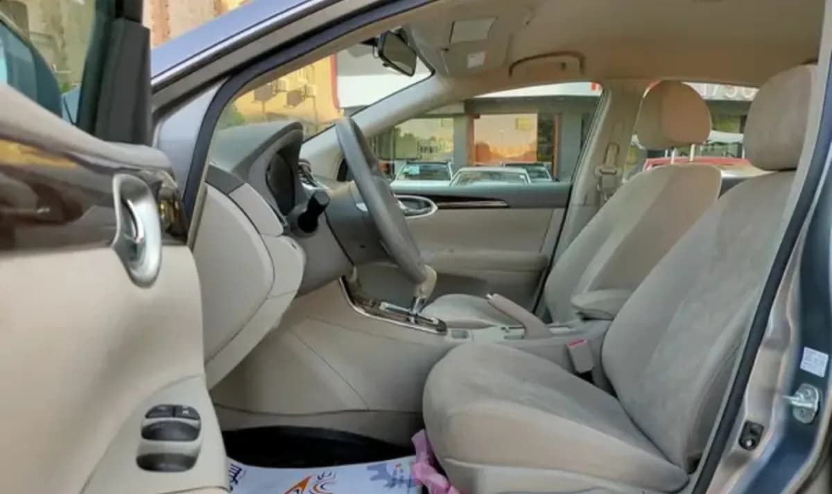 Nissan Sentra 2026 Highline Gray Automatic — Used