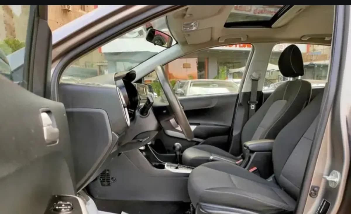 Kia Picanto 2018 3rd Category Gray Automatic — Used