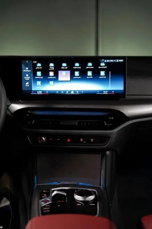 بي ام دبليو 320i 2026 ام سبورت فضي أوتوماتيك — جديدة