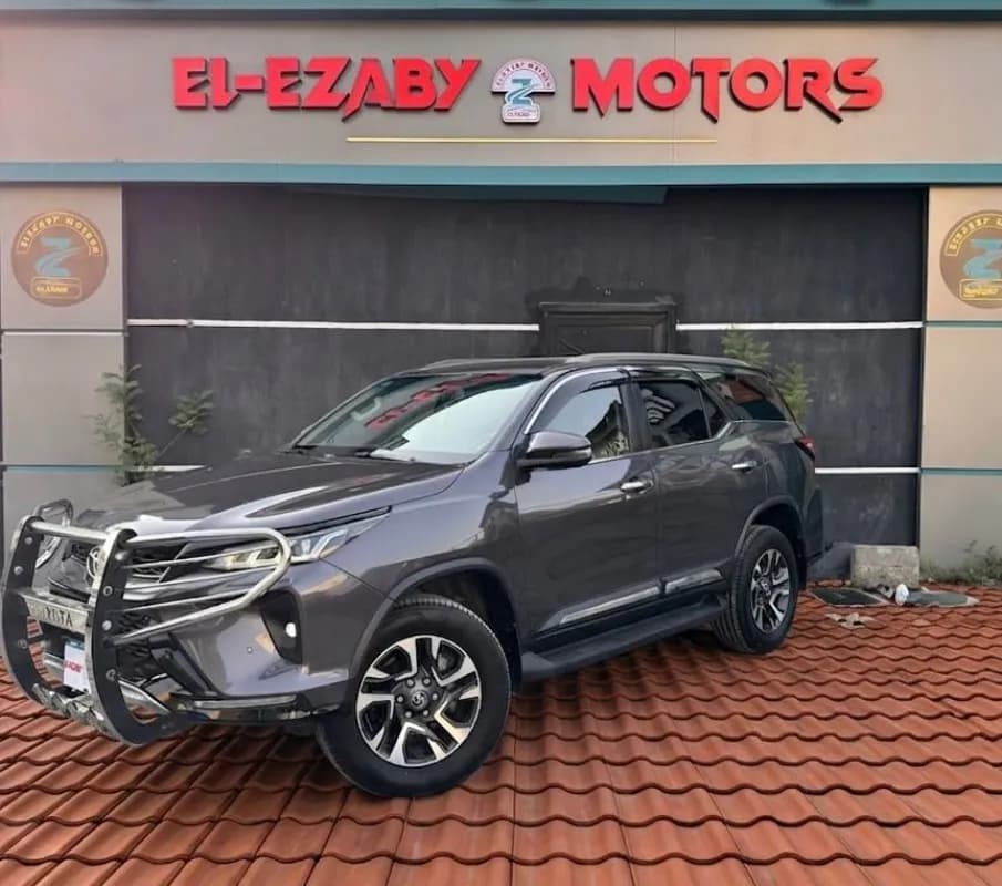 Toyota Fortuner 2023 Big motor 4000 Gray Automatic — Used