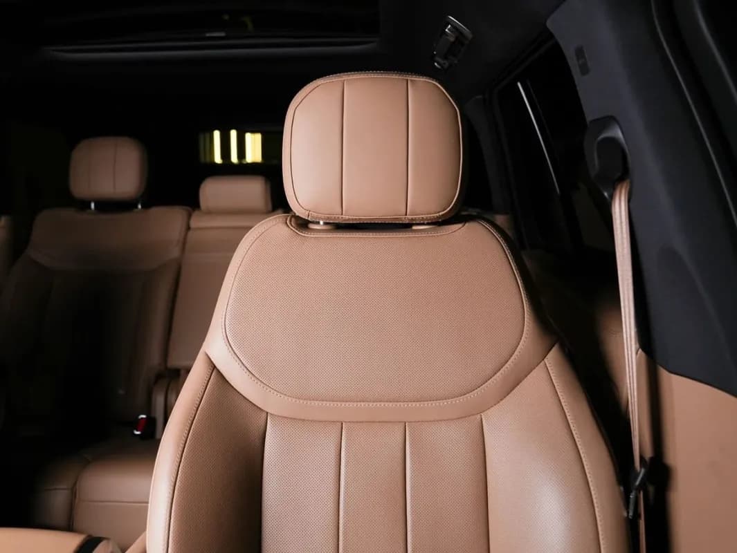 Range Rover VOGUE 2026 p400 Black Automatic — New