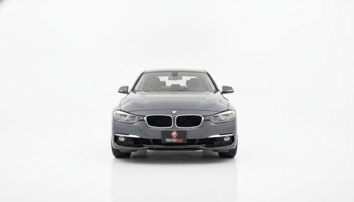 BMW 318i 2018 Luxury Gray Automatic — Used - 1