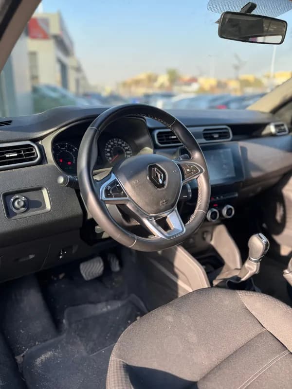 Renault Duster 2025 H2 Nardo Gray Automatic — Used