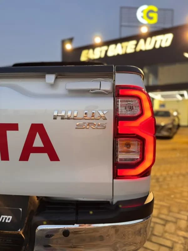 Toyota Hilux 2026 SRS White Automatic — New