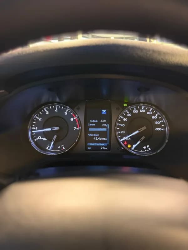 Toyota Hilux 2026 SRS White Automatic — New