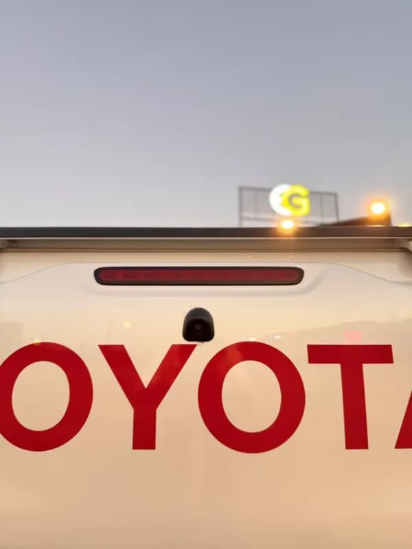 Toyota Hilux 2026 SRS White Automatic — New