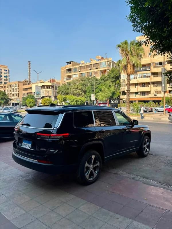 Jeep Grand Cherokee 2024 Limited Black Automatic — Used