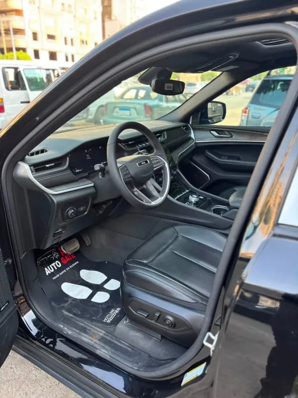 Jeep Grand Cherokee 2024 Limited Black Automatic — Used