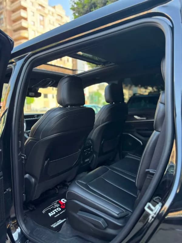 Jeep Grand Cherokee 2024 Limited Black Automatic — Used