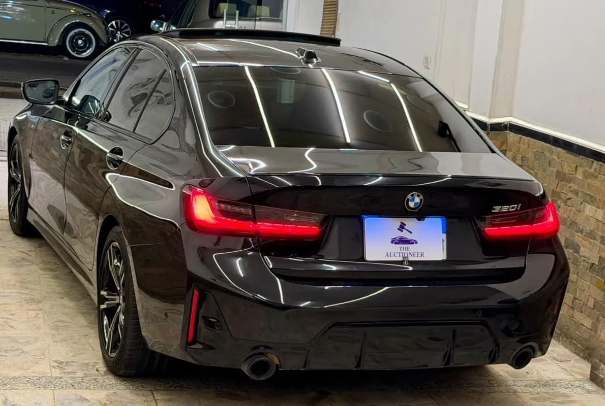 BMW 320i 2024 M Sport Black Automatic — Used