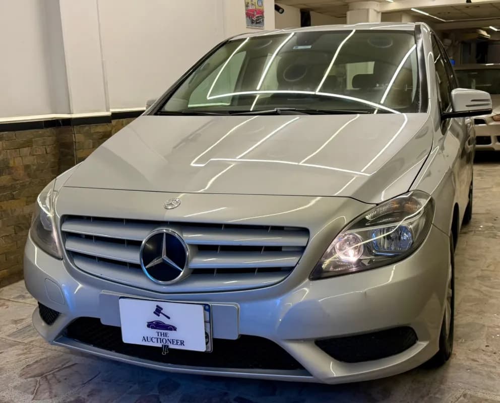 Mercedes-Benz B 200 2013 Progressive Designo Silver Automatic — Used