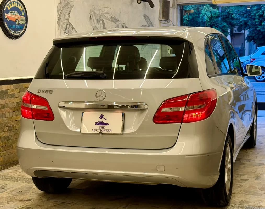 Mercedes-Benz B 200 2013 Progressive Designo Silver Automatic — Used