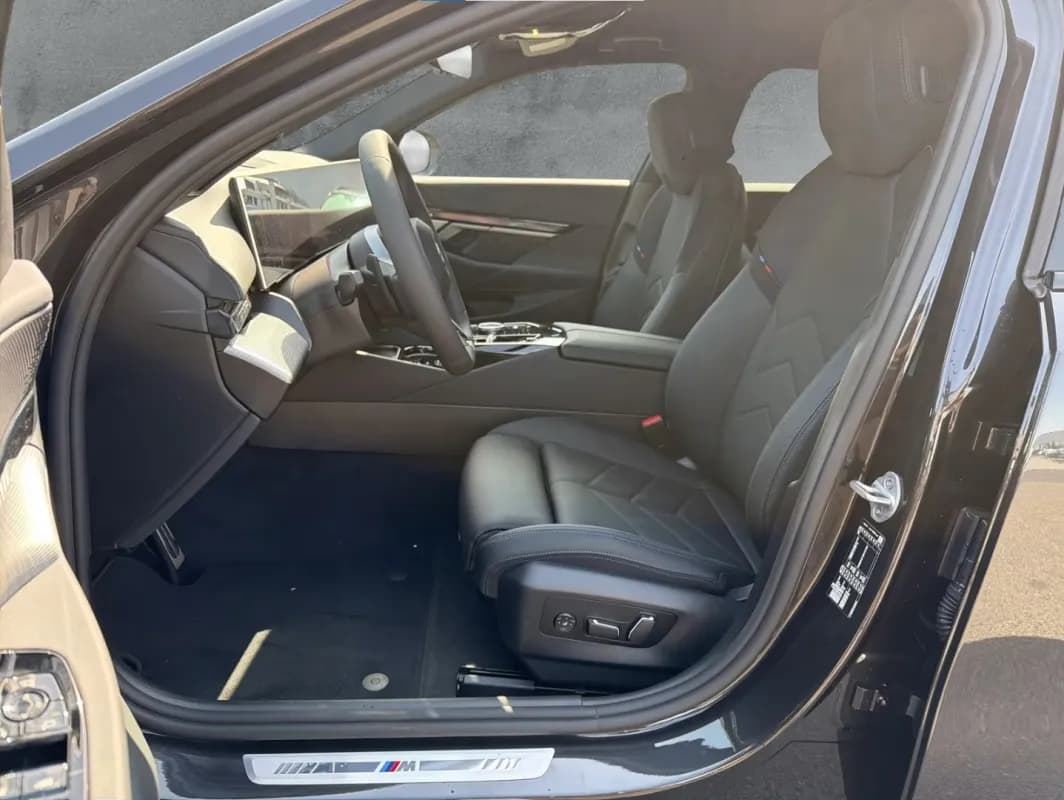 BMW 520i 2026 M Sport Black Automatic — New