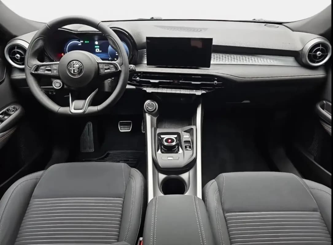 Alfa Romeo Tonale 2025 Veloce Red Automatic — New